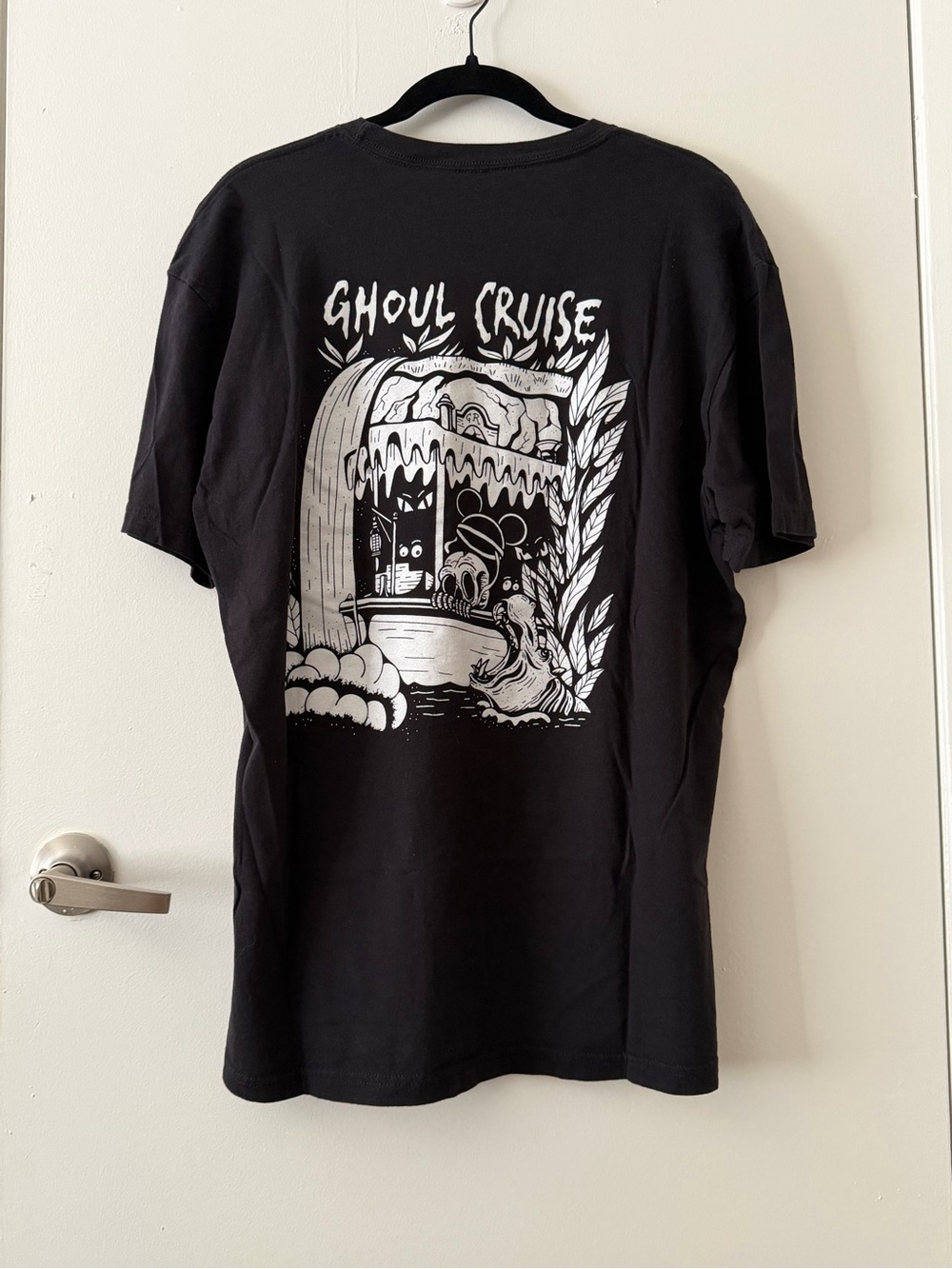 Gladracket “Ghoul Cruise” Disney Goth T-Shirt XL